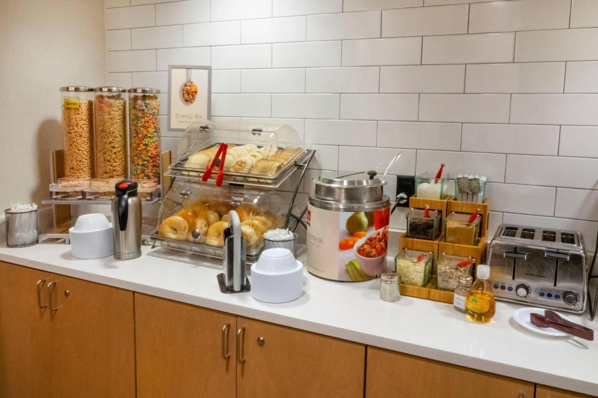 Fairfield Inn By Marriott Hazleton Bagian luar foto