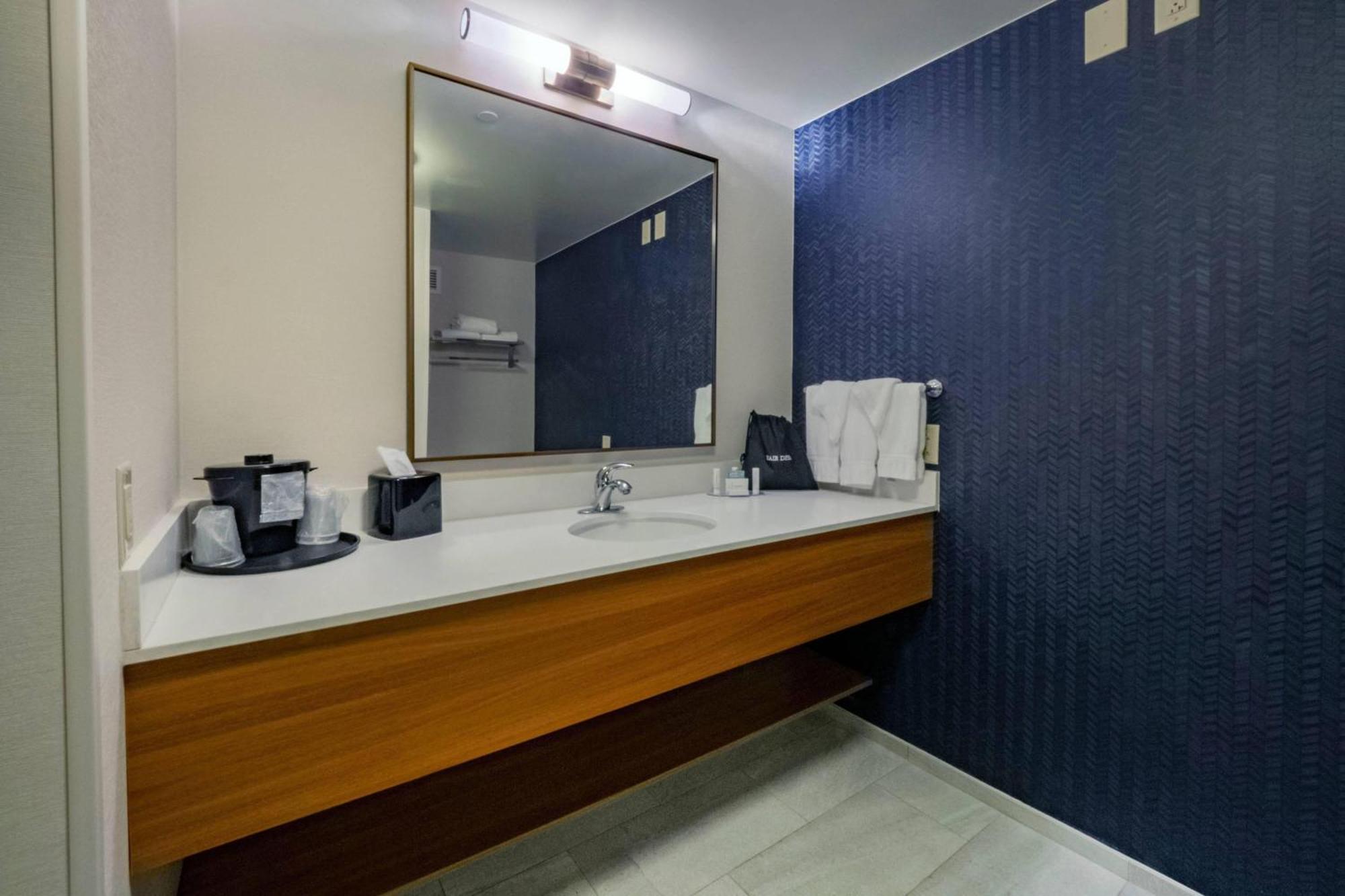 Fairfield Inn By Marriott Hazleton Bagian luar foto